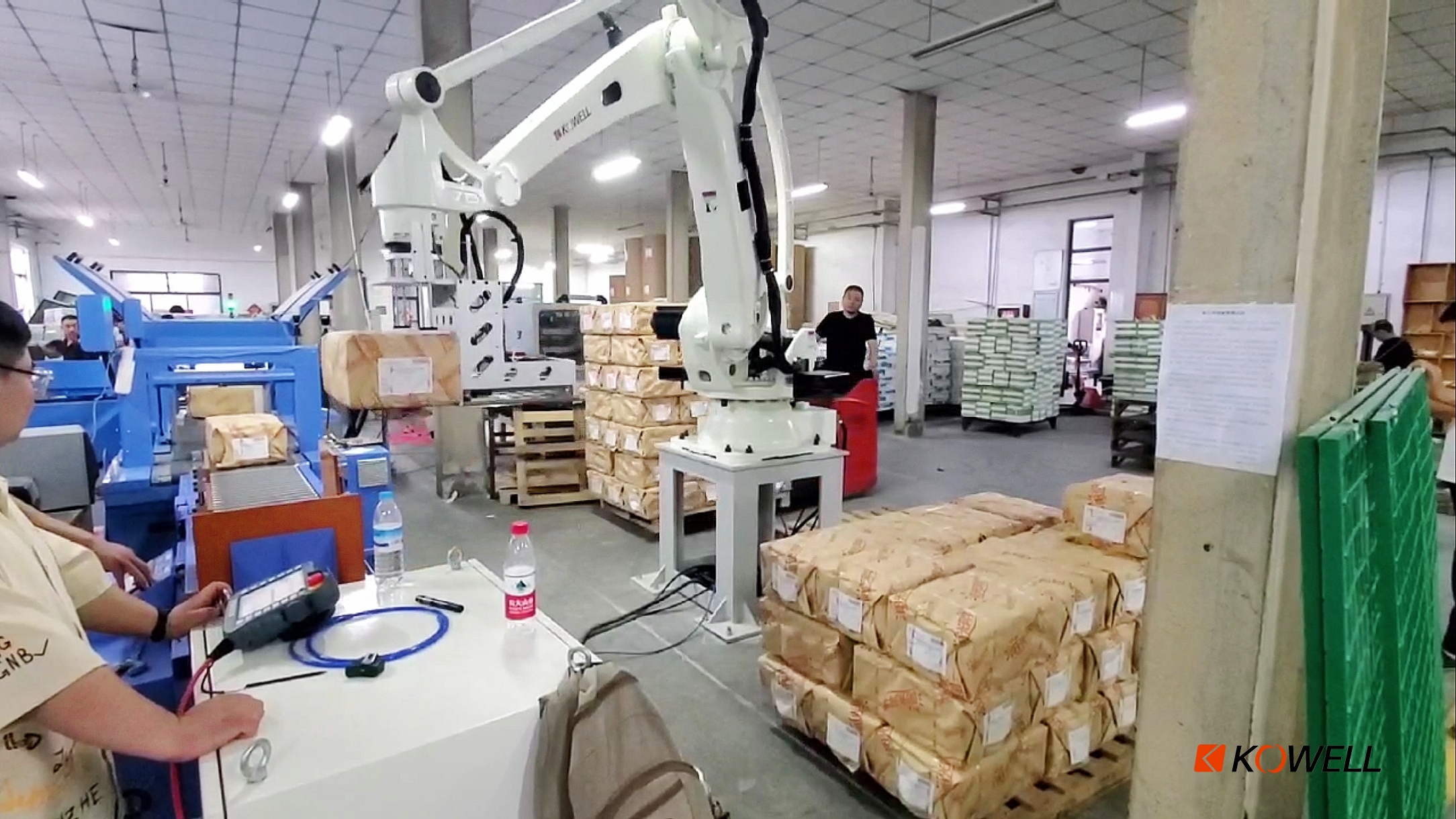 科為碼垛機械手自動化碼垛設(shè)備機械臂機器人 科為碼垛機械手自動化碼垛設(shè)備機械臂機器人